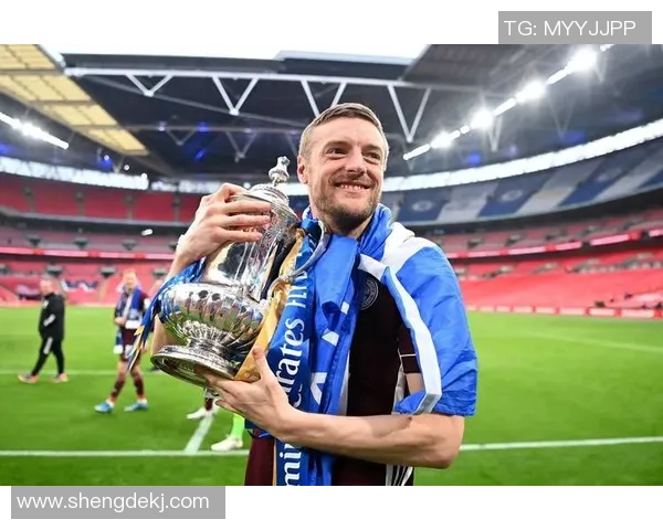 全球知名足球明星的精彩生涯与成就回顾