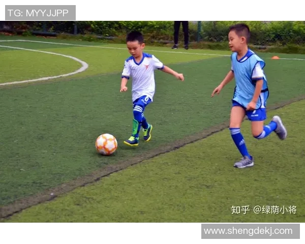 卡酷足球引领青少年足球热潮助力孩子们健康成长与团队精神培养 卡酷足球引领青少年足球热潮助力孩子们健康成长与团队精神培养