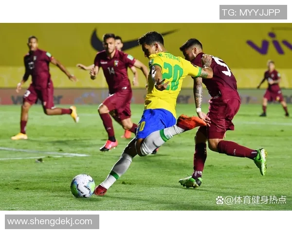 女警足球:展现女性力量与团队精神的绿茵场上风采 女警足球:展现女性力量与团队精神的绿茵场上风采