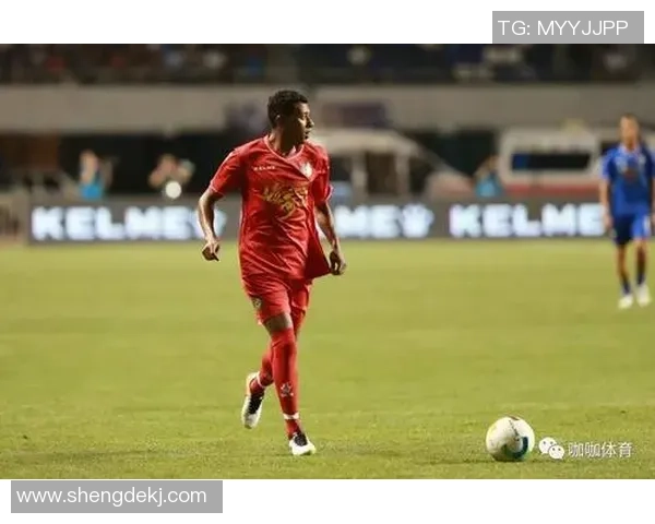 足球埃里克的传奇之路:从草根球员到世界舞台的闪耀明星 足球埃里克的传奇之路:从草根球员到世界舞台的闪耀明星